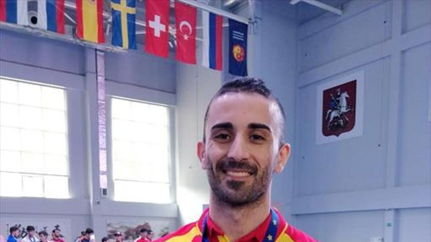 El almazorense Esteban Giménez logra el bronce en el Europeo de Moscú