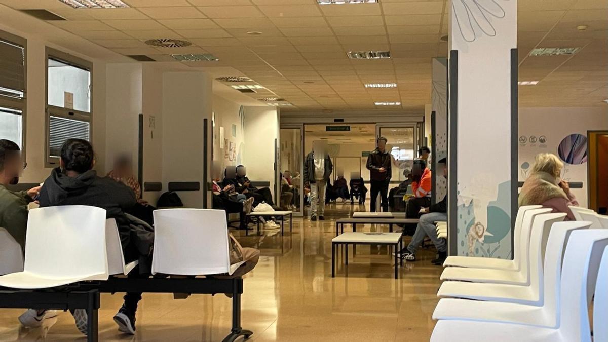 Varias personas en las Urgencias del Servet, en las últimas semanas.