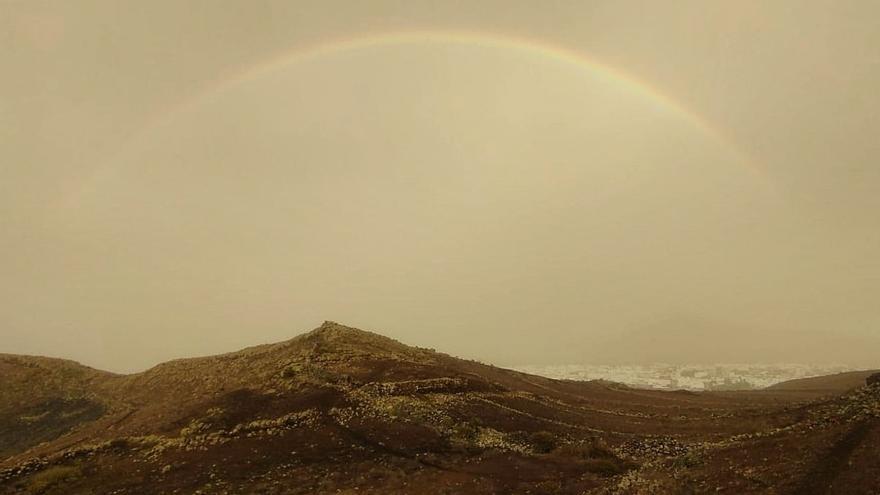 La Aemet reactiva el aviso amarillo por calima en toda Canarias