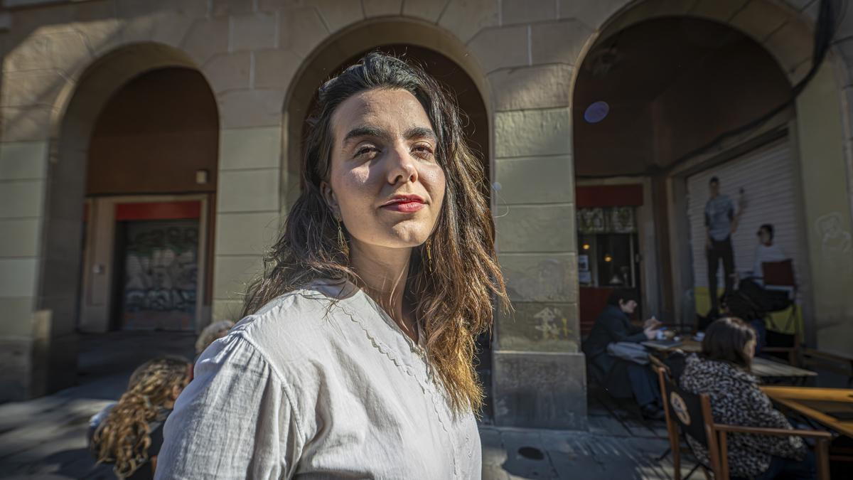 Júlia Colom, en la plaza de Vicenç Martorell.