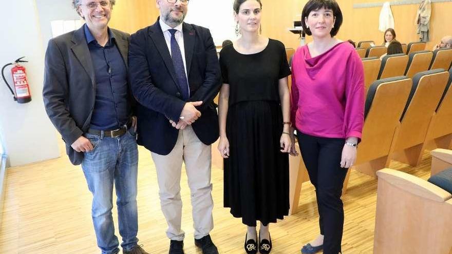 El CEO de Oncostellae, Guido Kurz; el de AmsLab, Manuel Lolo; la directora de I+D de Nanogap, Eldara Rodríguez, y la CEO y cofundadora de Galchimia, Carme Pampín, en la presentación. // Xoán Álvarez