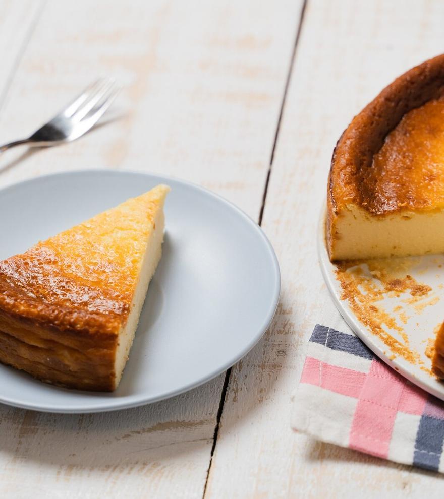 No necessita forn i és molt fàcil de fer: aquesta és la recepta del pastís de formatge baix en calories que triomfa a les xarxes