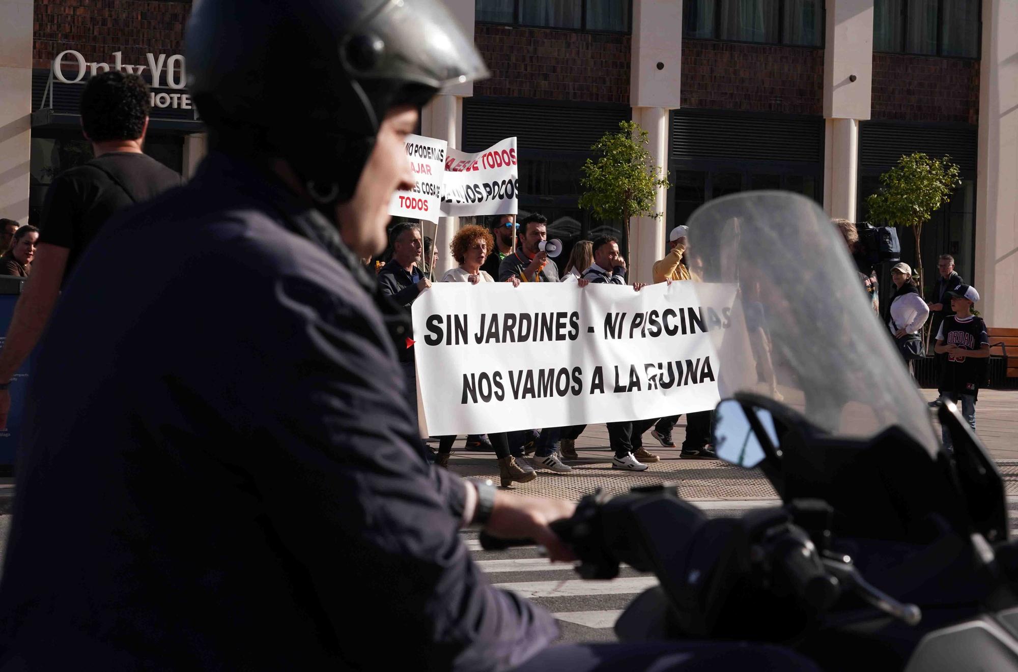 Manifestación de los colectivos afectados por el decreto de sequía por el Centro de Málaga.
