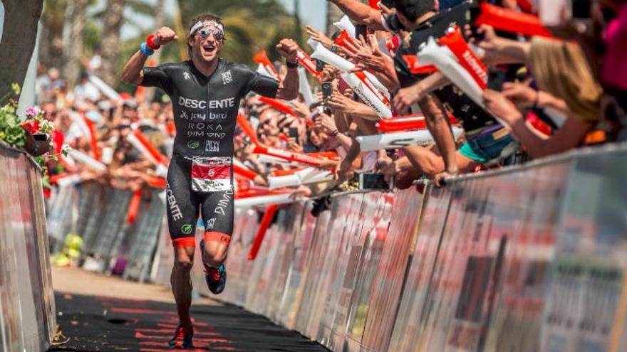 Jesse Thomas y Tine Holst vencen en el Ironman más especial