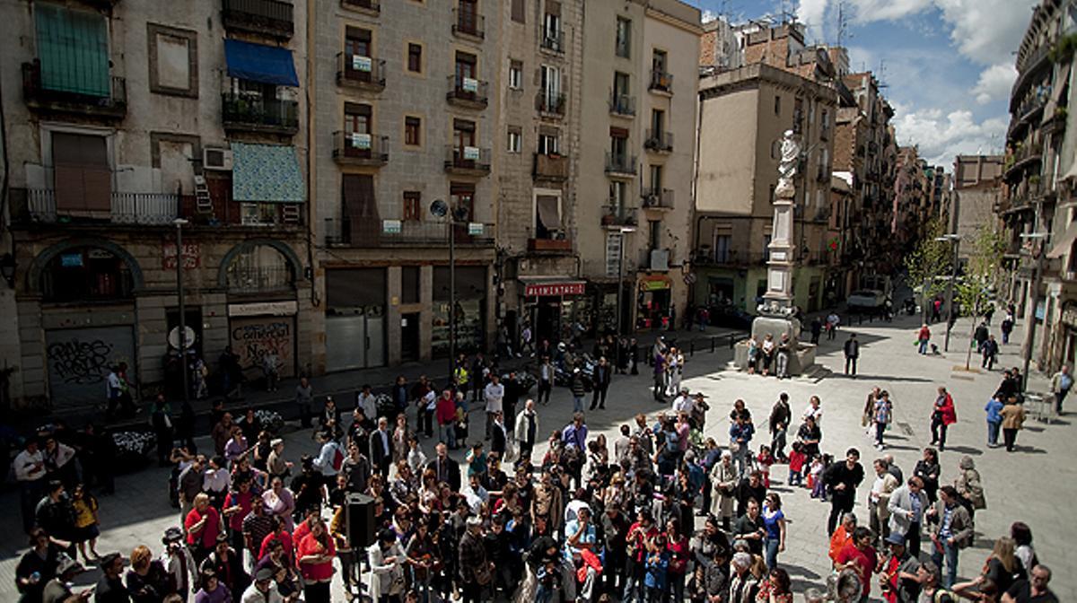 El Raval celebra amb una festa popular la remodelació de la plaça del Pedró.