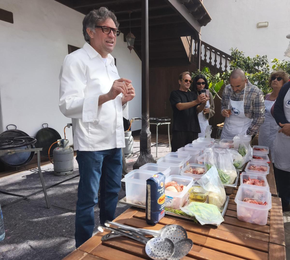 Rioja, explicando los pasos previos a la elaboración.