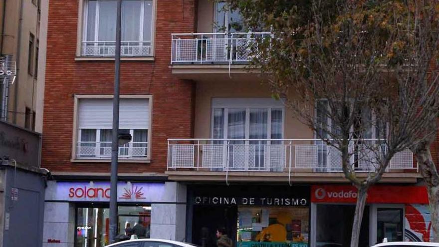 Edificio en cuyos bajos se encuentra el bar objeto de la denuncia.