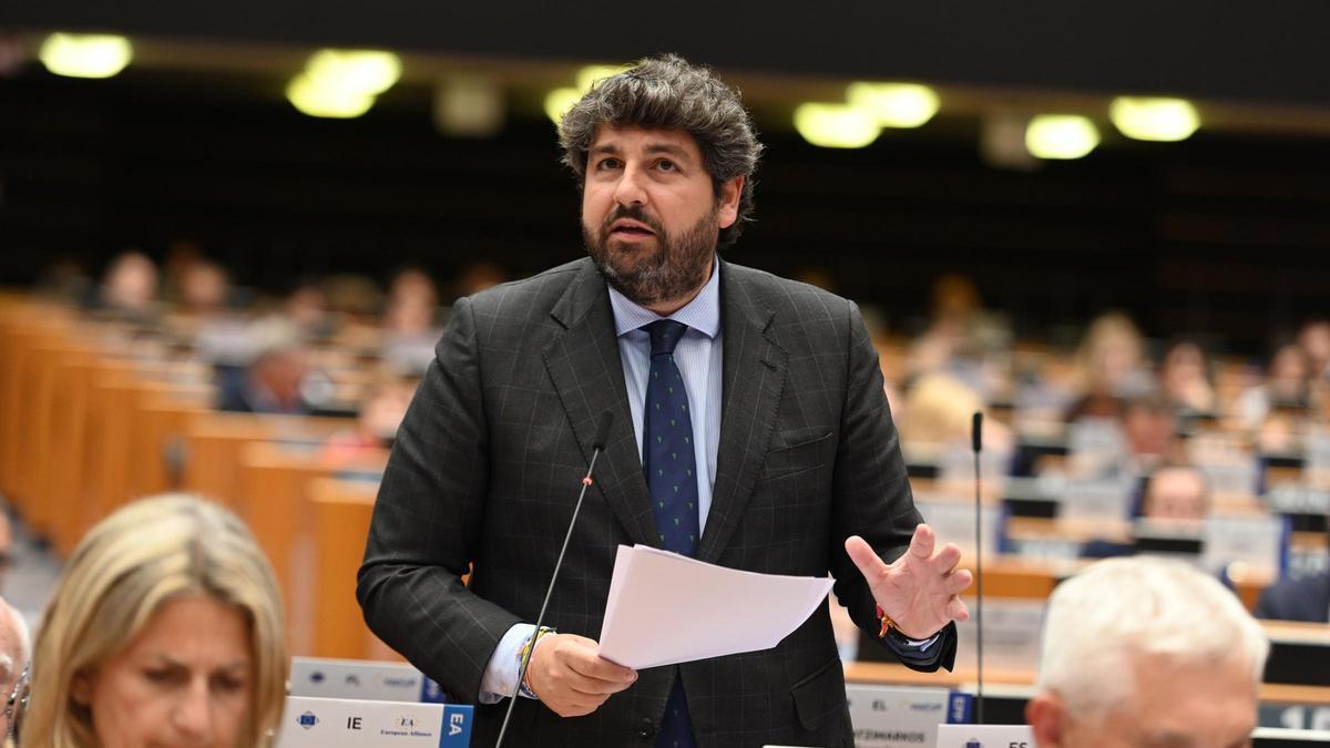 López Miras reclama en Bruselas que las regiones participen en el diseño de los nuevos fondos europeos