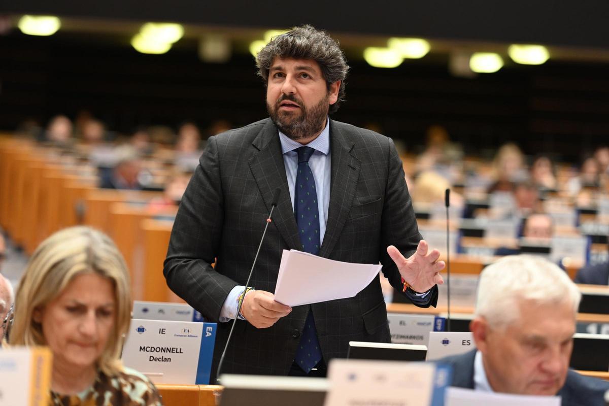 El presidente de la Región de Murcia, Fernando López Miras, en el pleno del Comité Europeo de las Regiones