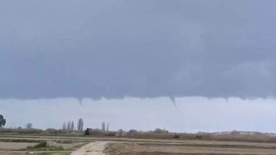 Hasta 10 mangas de agua observadas en el Delta del Ebro