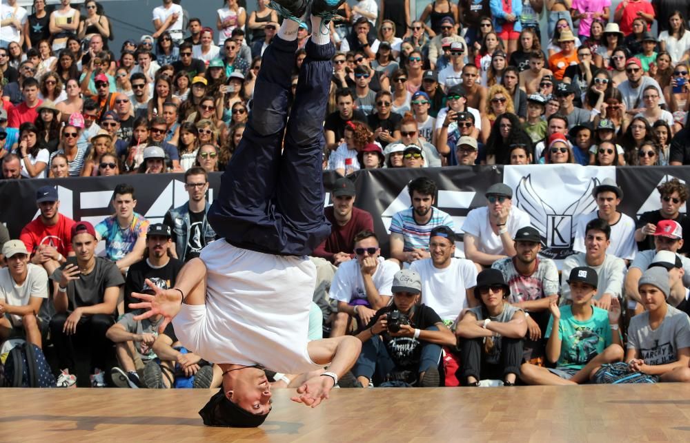 El festival de deporte urbano vuelve a dejar boquiabierta a los vigueses y a los turistas con un recital de piruetas, velocidad y adrenalina.