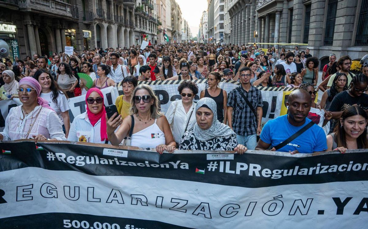 Una manifestació protesta a Barcelona contra el racisme Una manifestació protesta a Barcelona contra el racisme