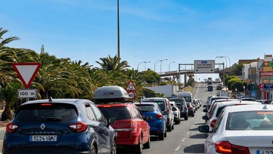 Un accidente múltiple en la GC-1 en sentido norte colapsa la circulación