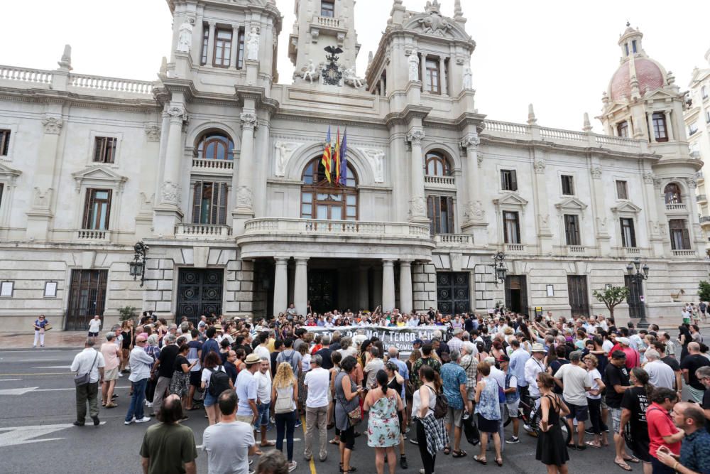 Concentración en València contra los atentados de Barcelona
