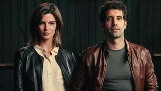 El compostelano Tamar Novas y Clara Lago inician el rodaje de 'Clanes', nueva serie de Netflix sobre el narcotráfico en Galicia