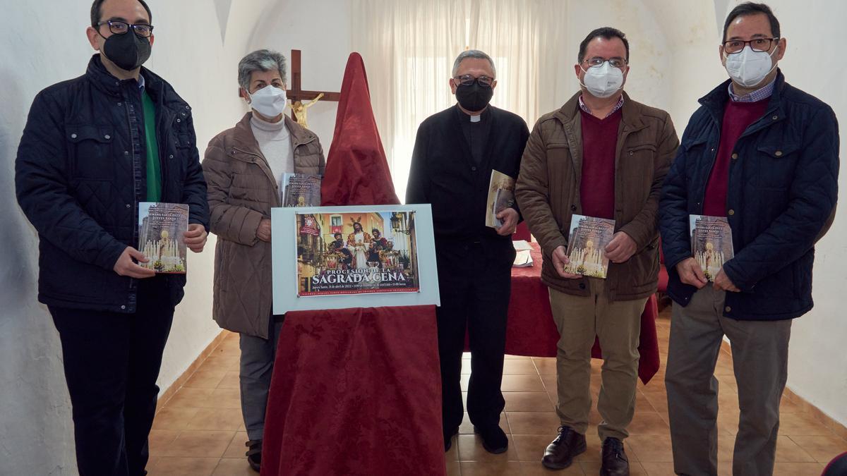 Presentación de la revista de la Sagrada Cena, en la Casa Parroquial de Santiago, en Cáceres.