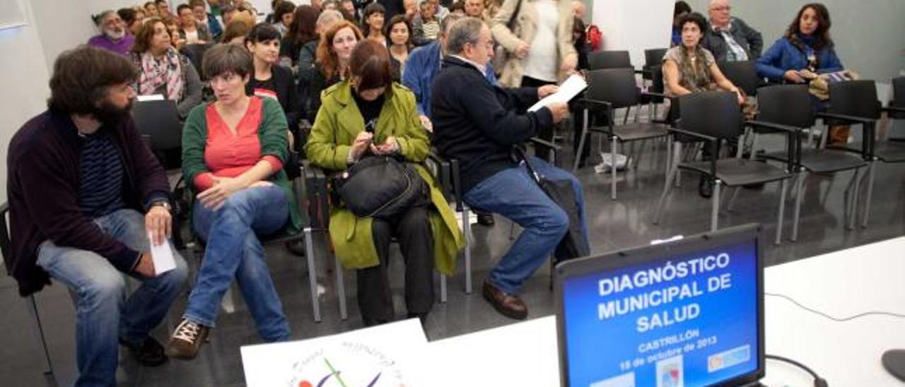 Participantes en la reunión de ayer en el Valey.