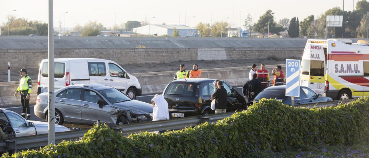 Catorce personas han muerto este año en las carreteras cuando se dirigían a su trabajo.