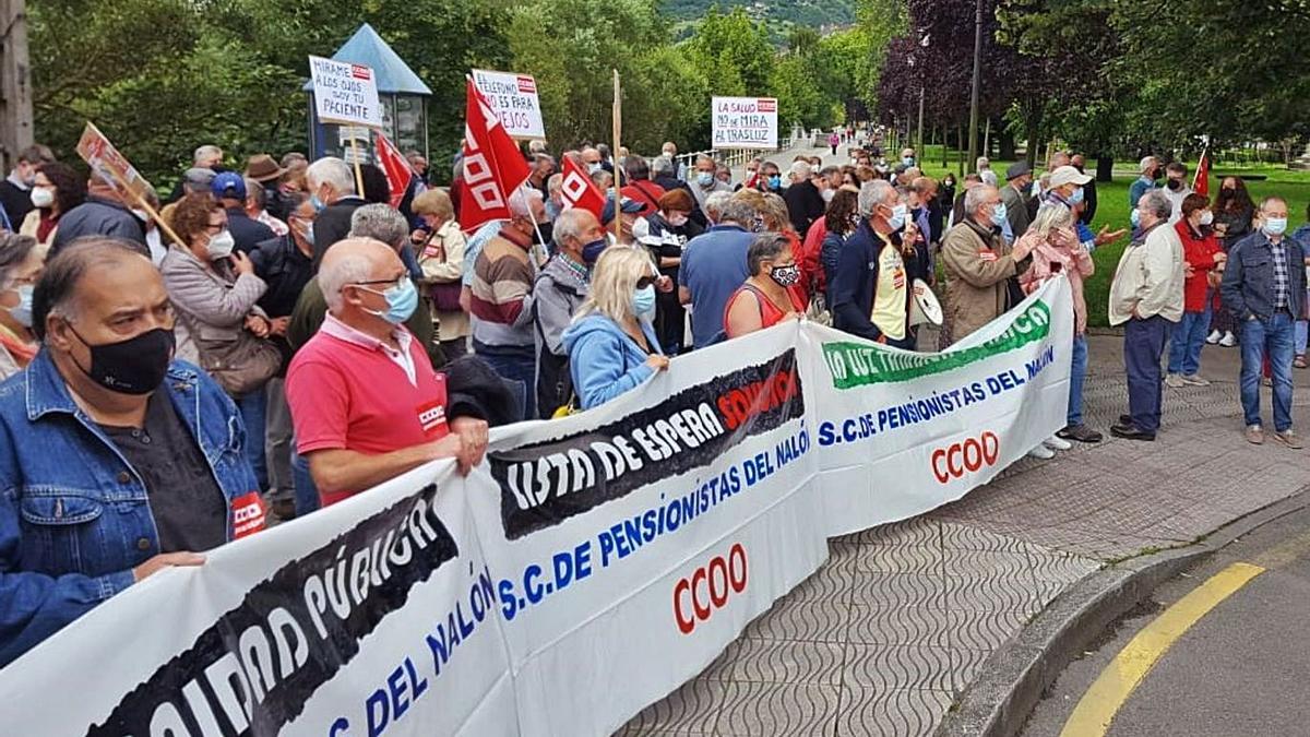 Protesta para que toda la atención sanitaria sea presencial | L. M. D.