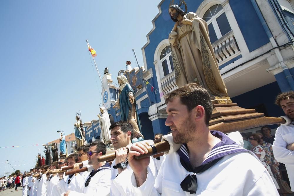 Procesión marinera en San Juan de la Arena