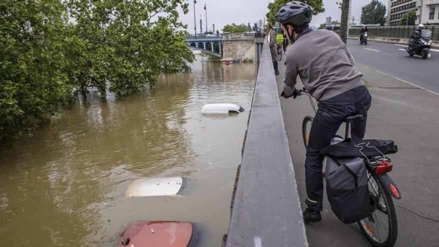 París se prepara para la mayor crecida del Sena en 34 años