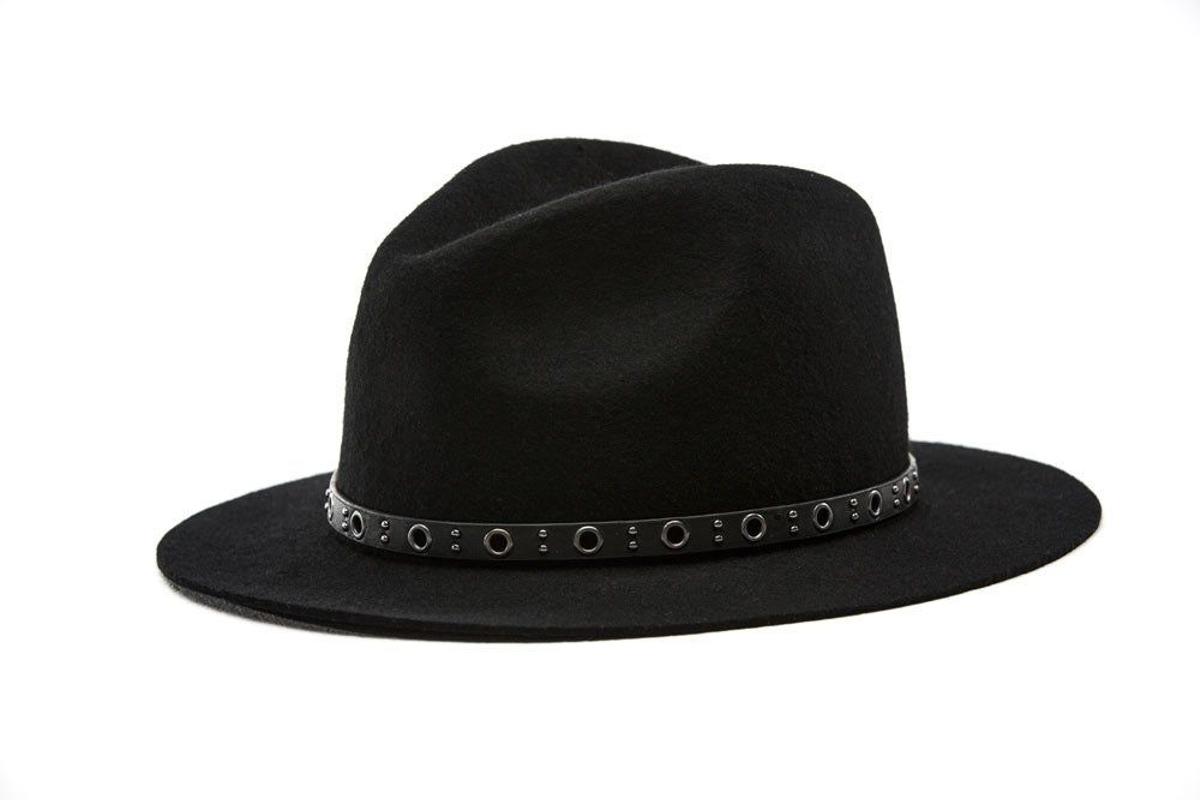Sombrero negro (Precio: 7,79 euros)