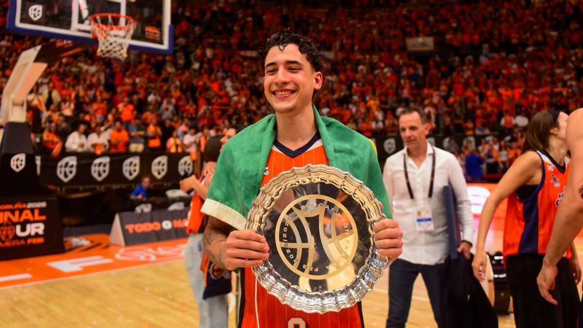 Caio Pacheco celebra el ascenso a ACB.