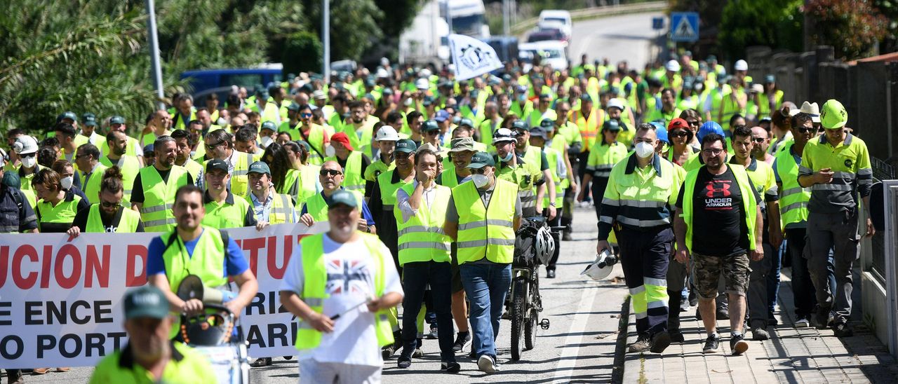 Una movilización del personal de Ence a favor de la permanencia de la fábrica