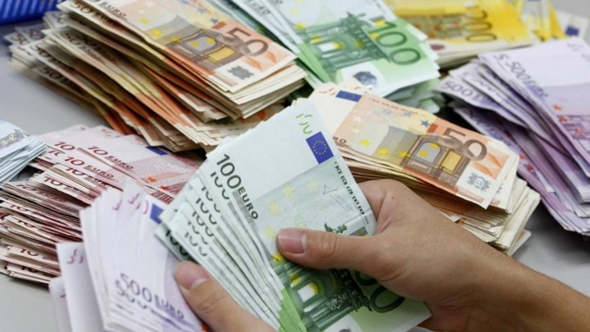 Esta es la cantidad de dinero en metálico que recomienda tener en casa el Banco de España 3 Merca2.es El pago en efectivo y su relevancia actual: lo que debes saber