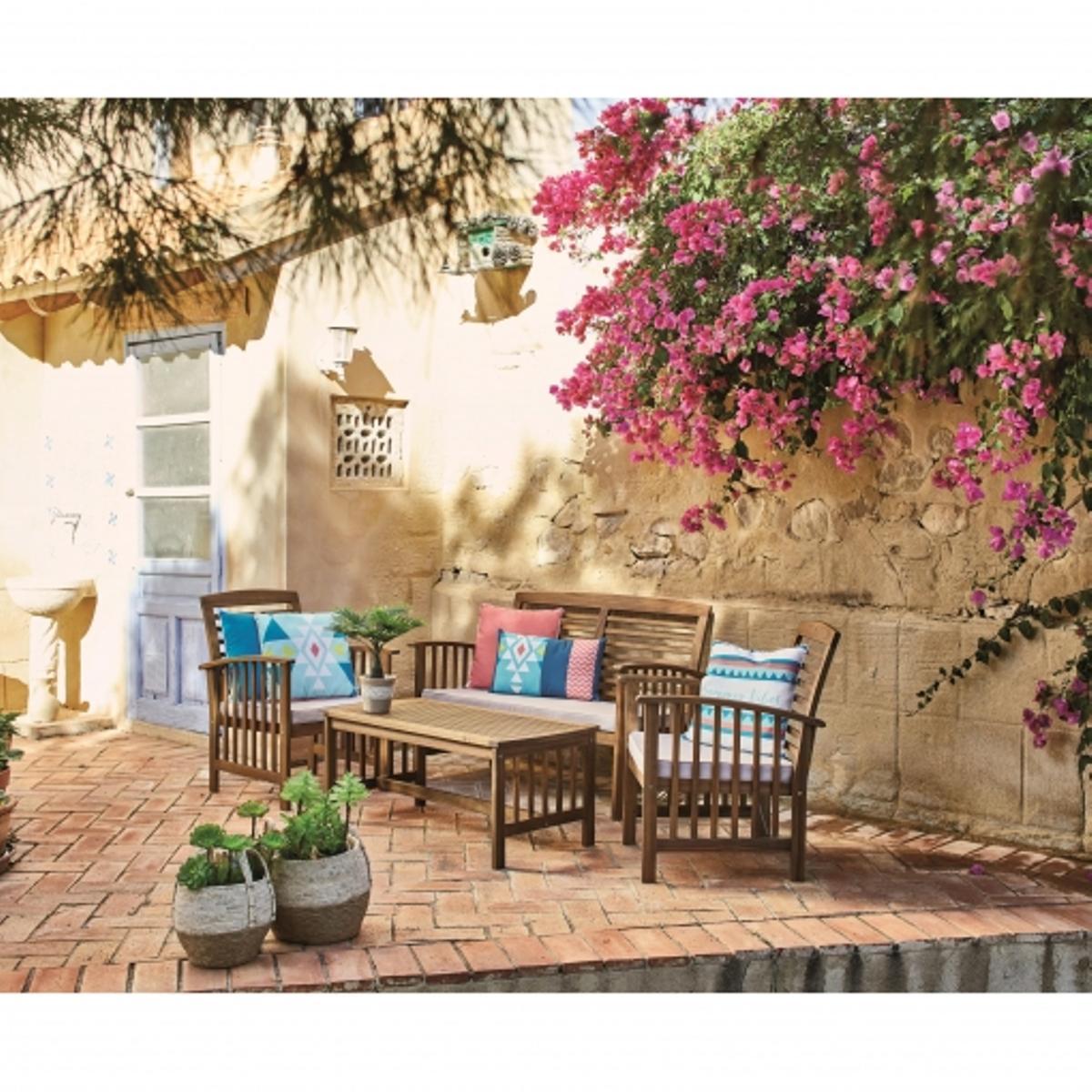 Muebles de jardín de Carrefour: conjunto de mesa de café, sofá y sillones en madera.