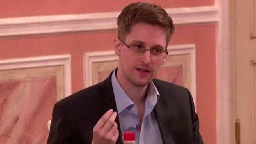 El padre de Snowden revela que su hijo tiene aún secretos por divulgar