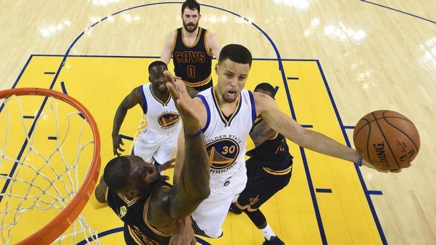 Curry anuncia su baja en el equipo olímpico de EEUU