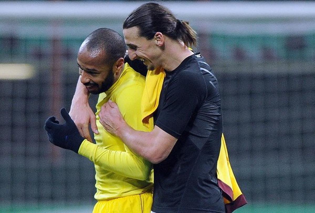 El jugador suec del Milan Zlatan Ibrahimovic fa broma amb el francès de l’Arsenal Thierry Henry. El jugador suec del Milan Zlatan Ibrahimovic fa broma amb el francès de l’Arsenal Thierry Henry.