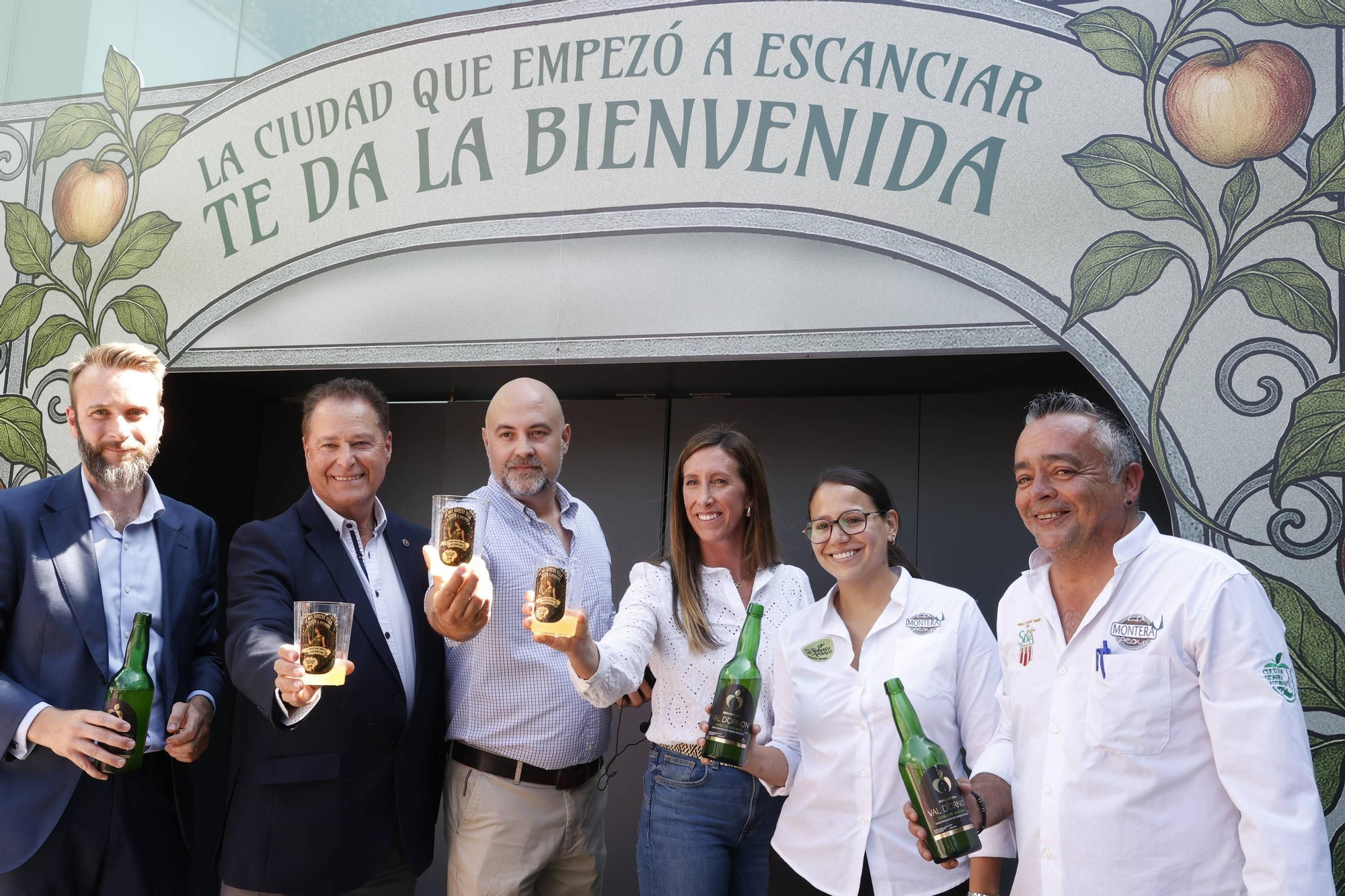 Gijón escancia su historia sidrera en la Feria de Muestras: así es el stand del Ayuntamiento (en imágenes)