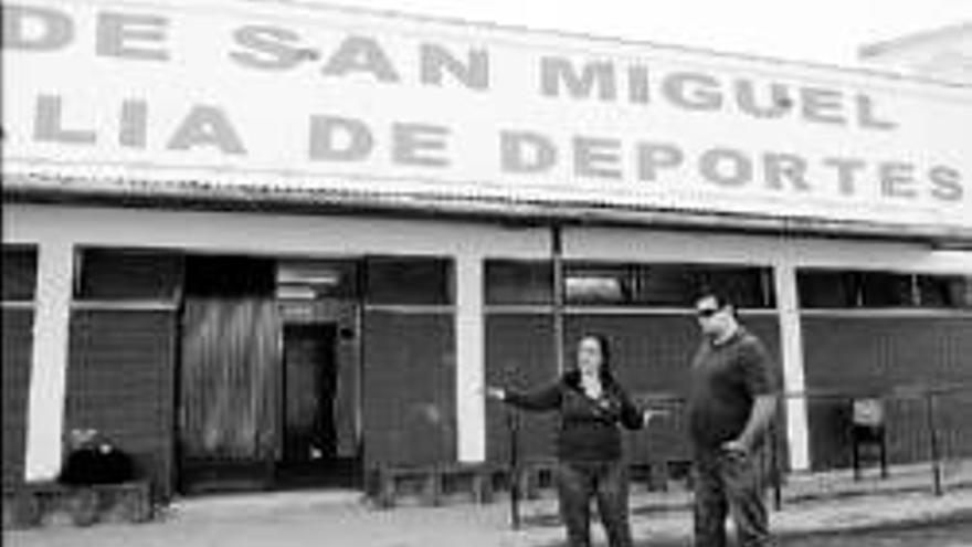 Mejoras en el campo de fútbol de San Miguel