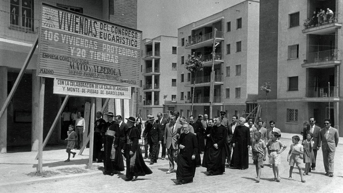 Visita del Cardenal Antoniutti a las obras de las Viviendas del Congrés Eucarístic (VCE), en 1956