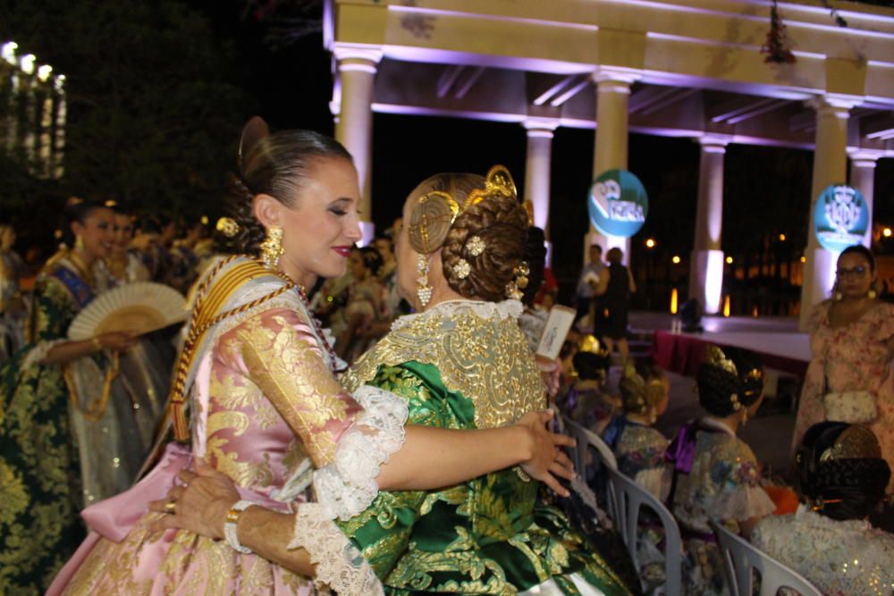 Noelia Ibáñez con la fallera de Huerto San Valero, Carmen Lavirgen.