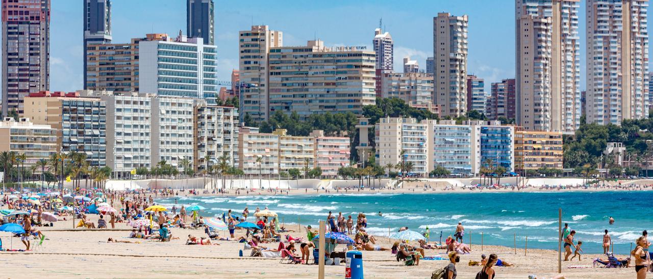 Imagen de la playa de Levante de Benidorm.