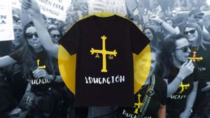 La indignación de los profes asturianos viste de negro: la historia tras la camiseta que triunfa en las protestas
