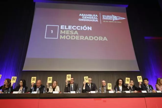 La primera asamblea de Joaquín Miranda como presidente del Grupo Covadonga, en imágenes