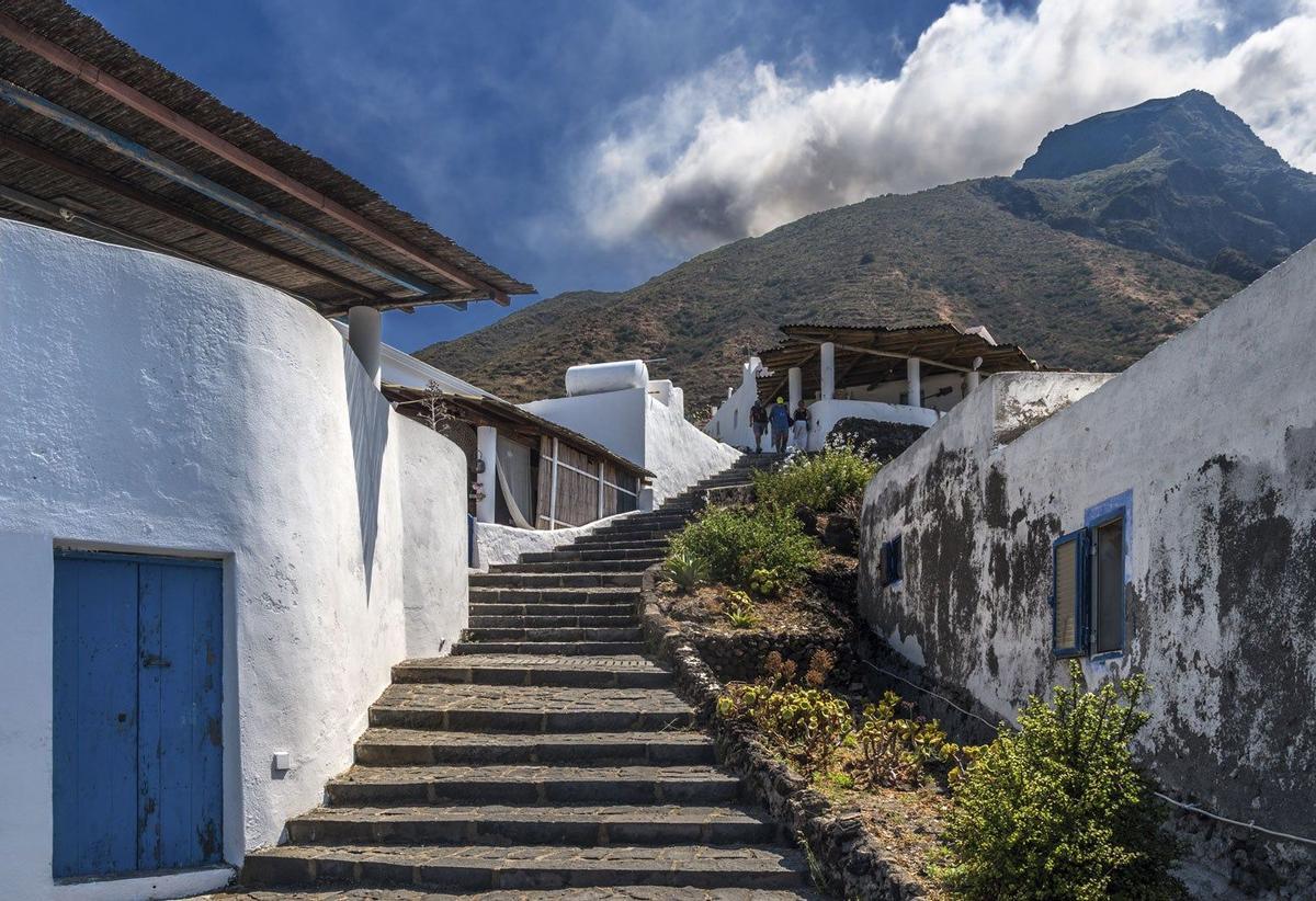 Escaleras en las calles de San Vincenzo