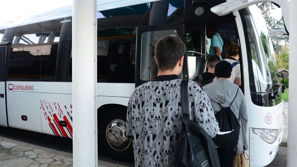 Un joven de Aldán perdió su cartera con el dinero para viajar a Tenerife en el autobús que le llevó del centro de Cangas a su casa de Aldán.