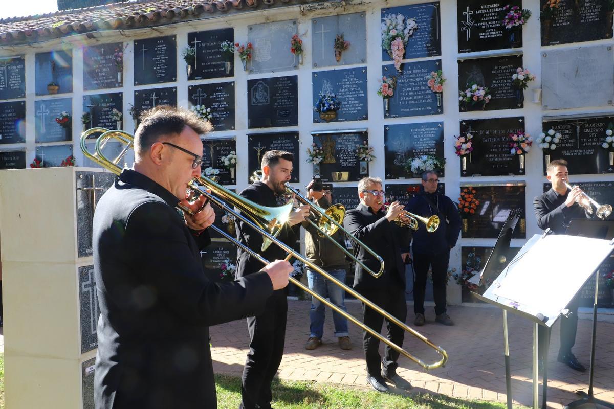 Músicos de la Orquesta de Córdoba han interpretado 'Garota de Ipanema', de Tom Jobin, y 'Brazil', de Ruseel y Barroso, dos de los temas preferidos de Liébana.