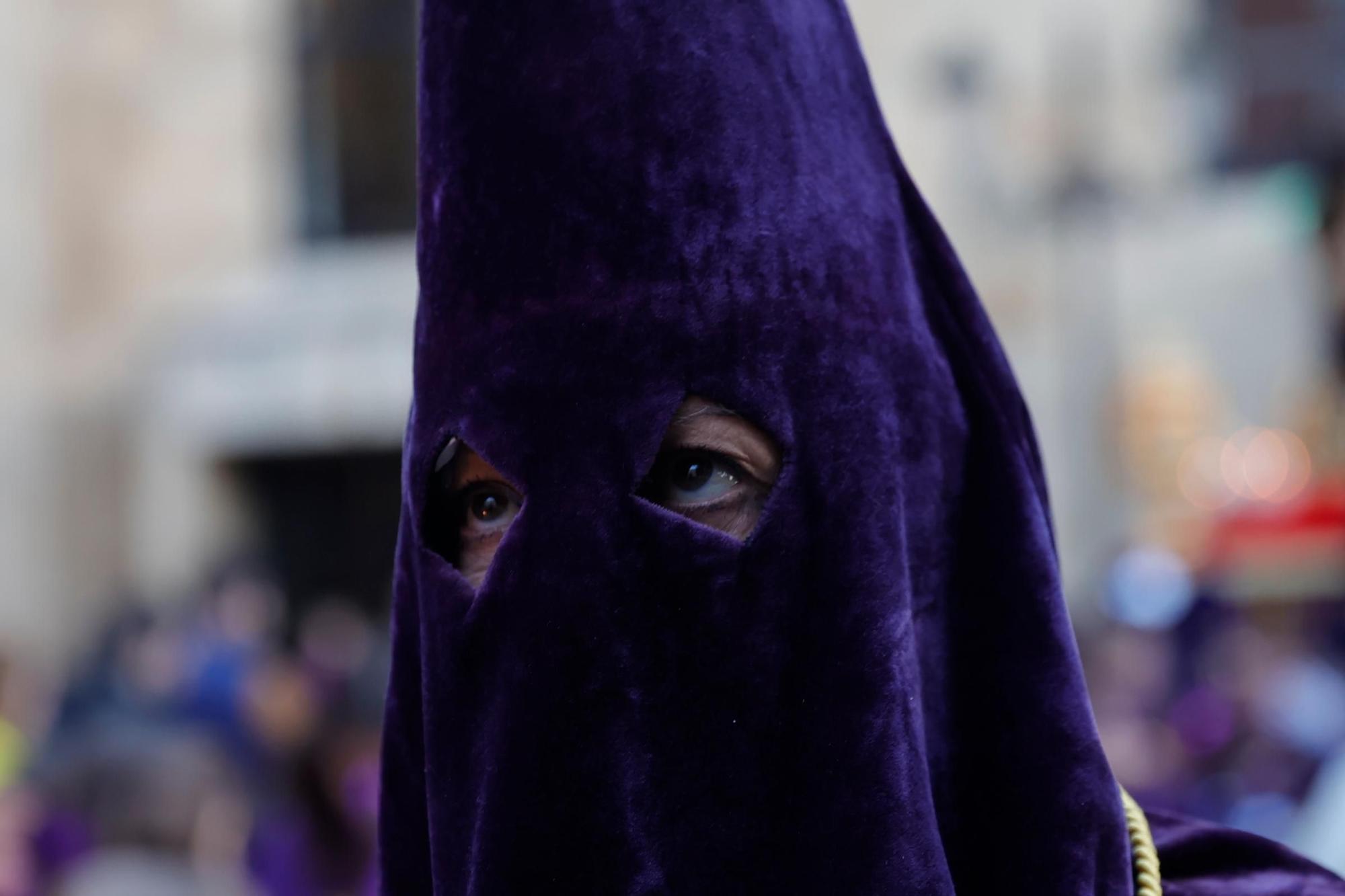 El Señor de Oviedo atrae multitudes: mira las fotos de la procesión del Nazareno