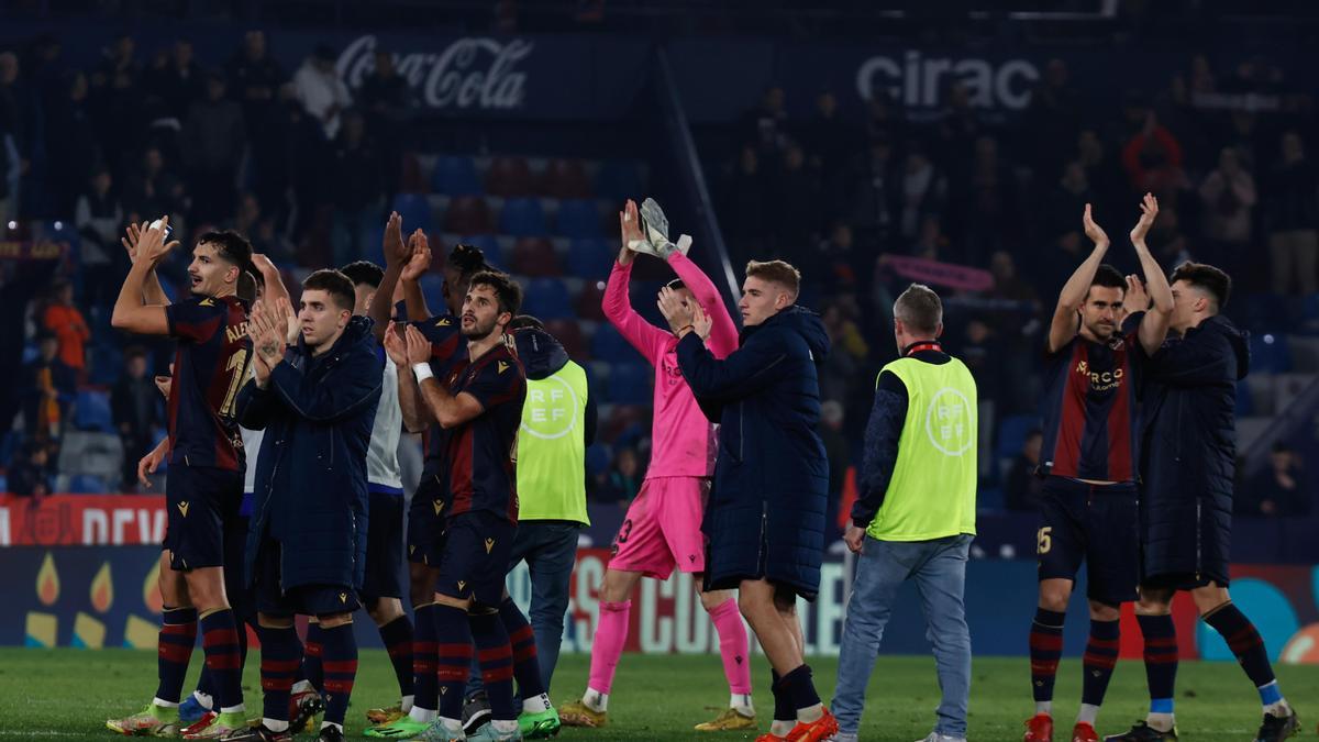 Tras la tremenda alegría copera ante el Getafe el Levante se centra en su objetivo, que no es otro que terminar primeros o segundos en el campeonato liguero de Segunda y lograr el ascenso a Primera