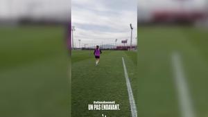 ¡Aitana Bonmatí vuelve a pisar el césped preparándose para su vuelta al campo de juego!