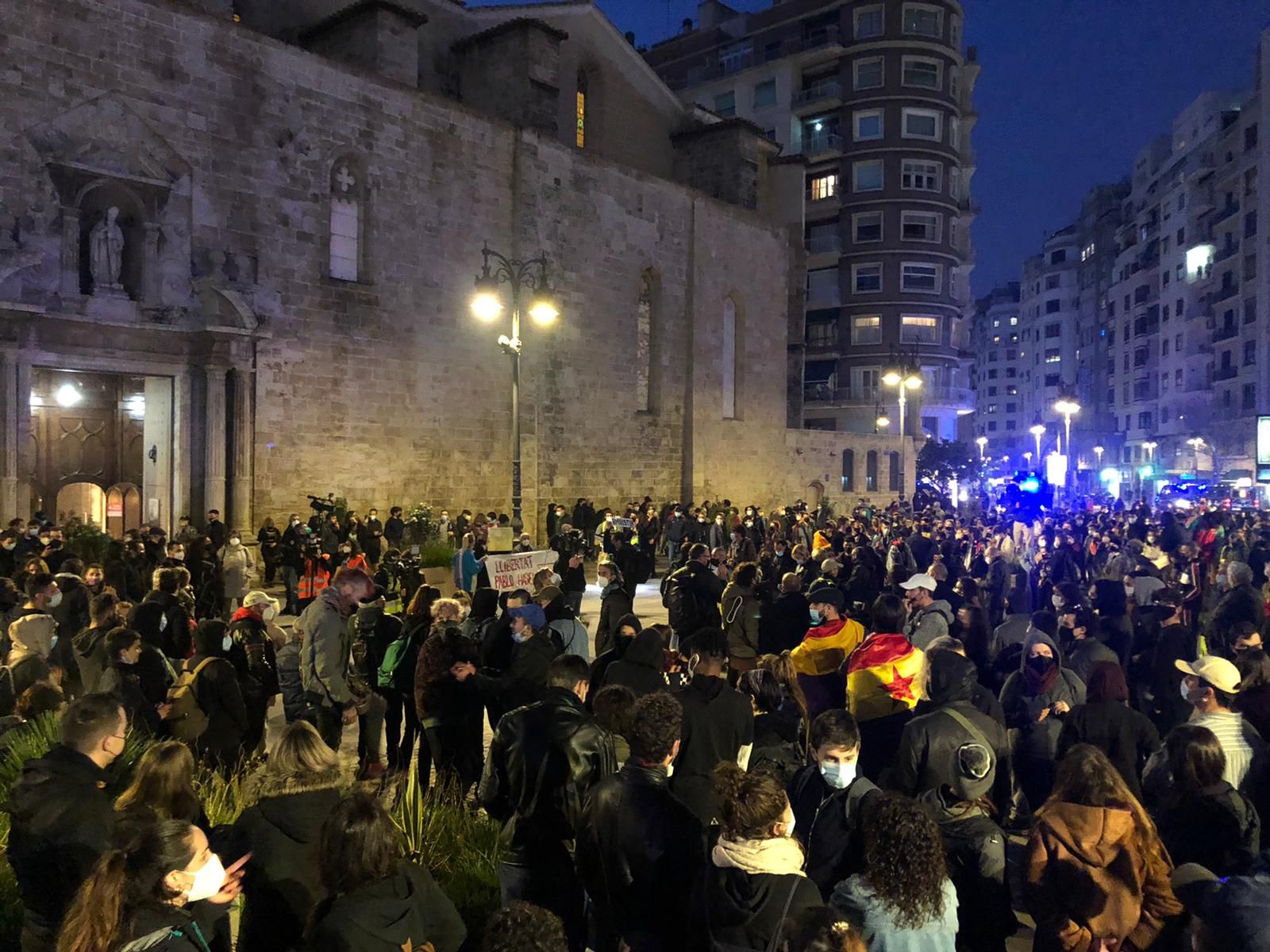 Cargas policiales en la segunda protesta por la detención de Pablo Hasél