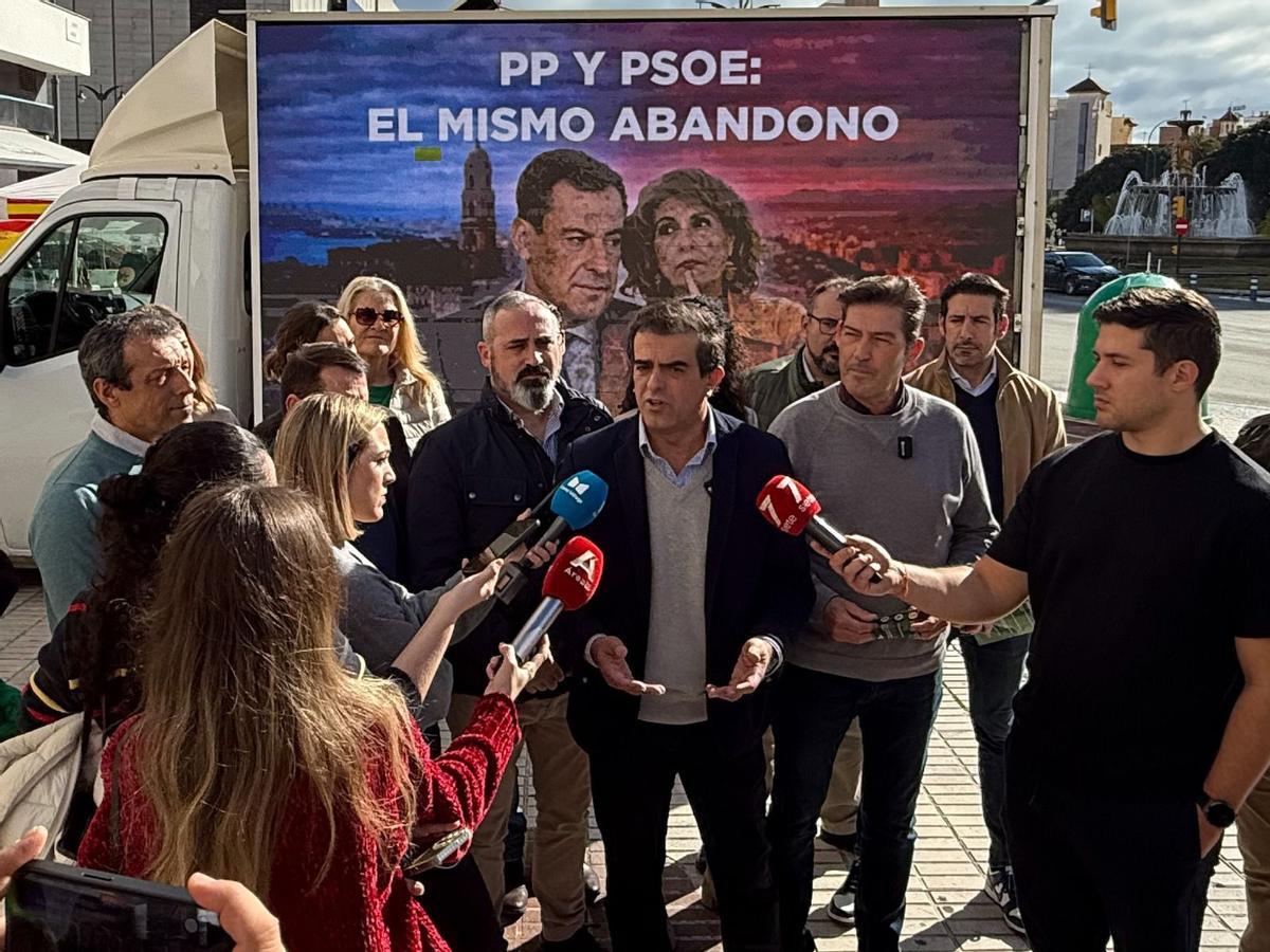 Antonio Sevilla presenta la campaña 'PP y PSOE: el mismo abandono'.