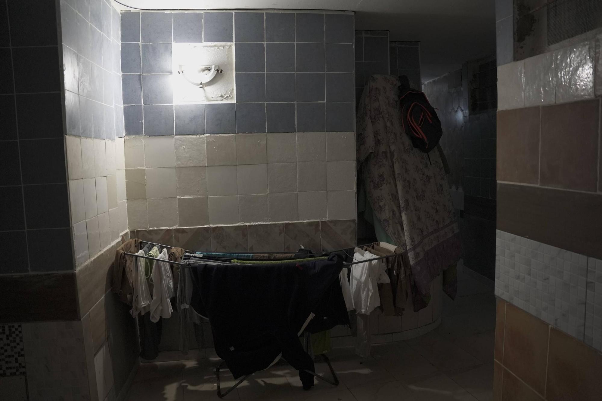 FOTOS | Estas son las habitaciones insalubres que alquilaba el policía local detenido en Palma