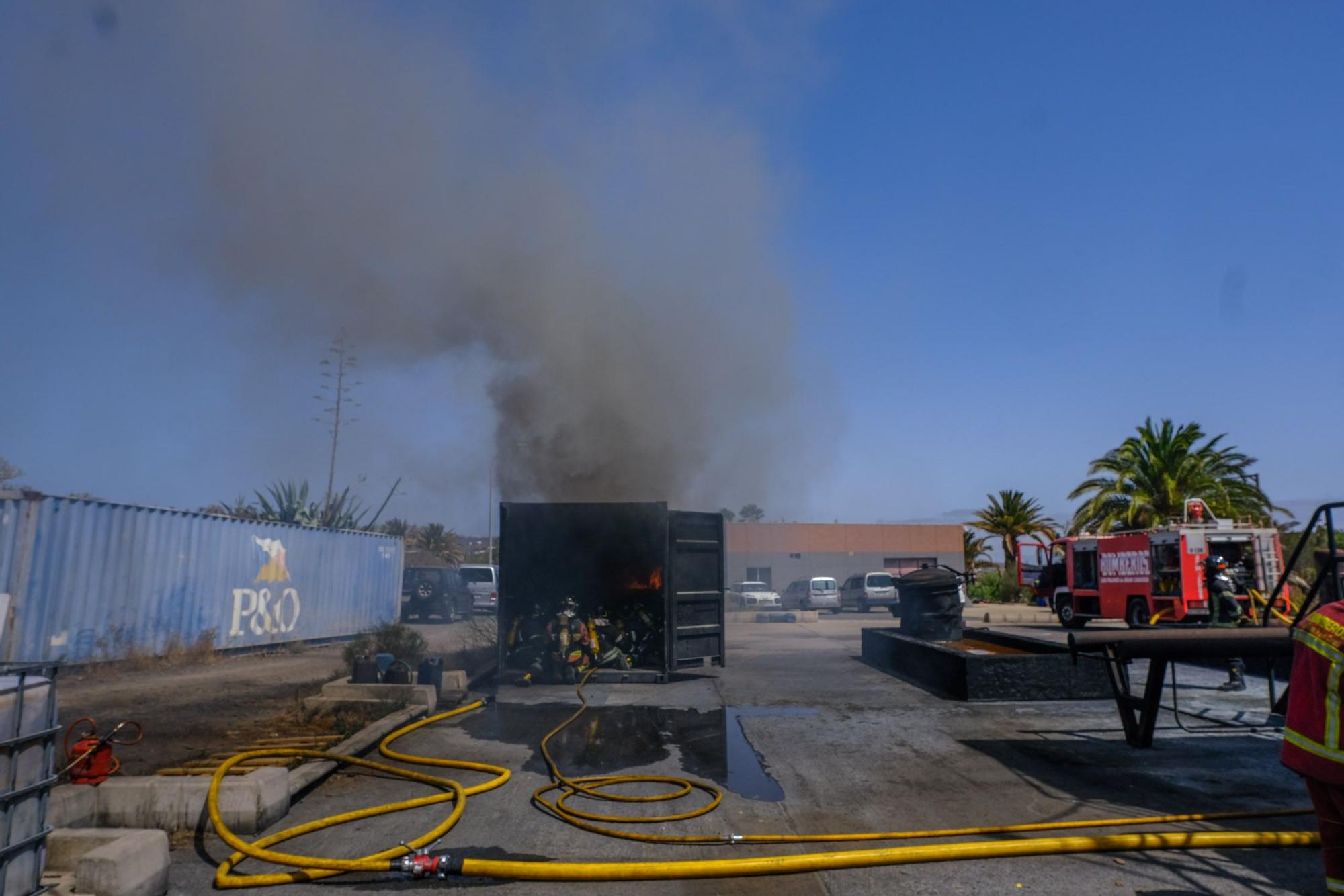 Bomberos en prácticas en Lomo Salas